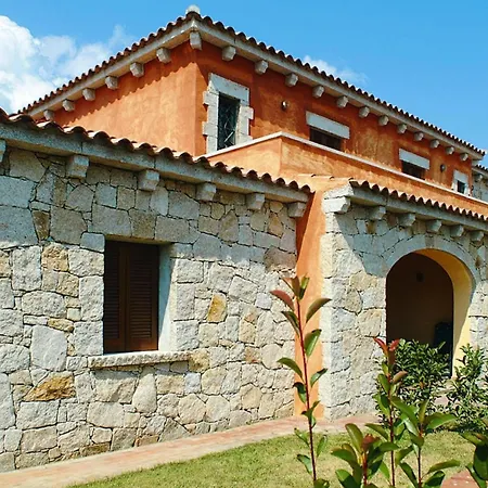 In Near San Teodoro Apartamento